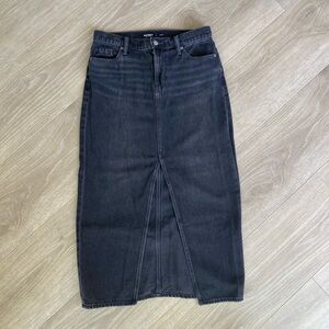 Old Navy Black Denim Mid-RiseSkirt with Button & Slit Detail Drapey Rigid Size 4